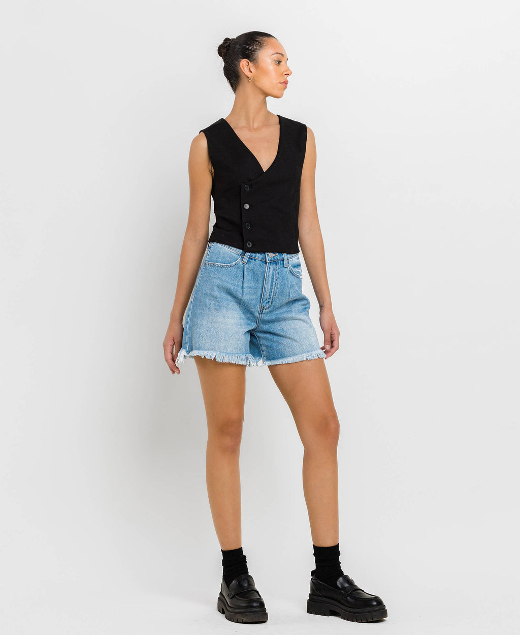 SUPER HIGH RISE PLEATS SHORTS