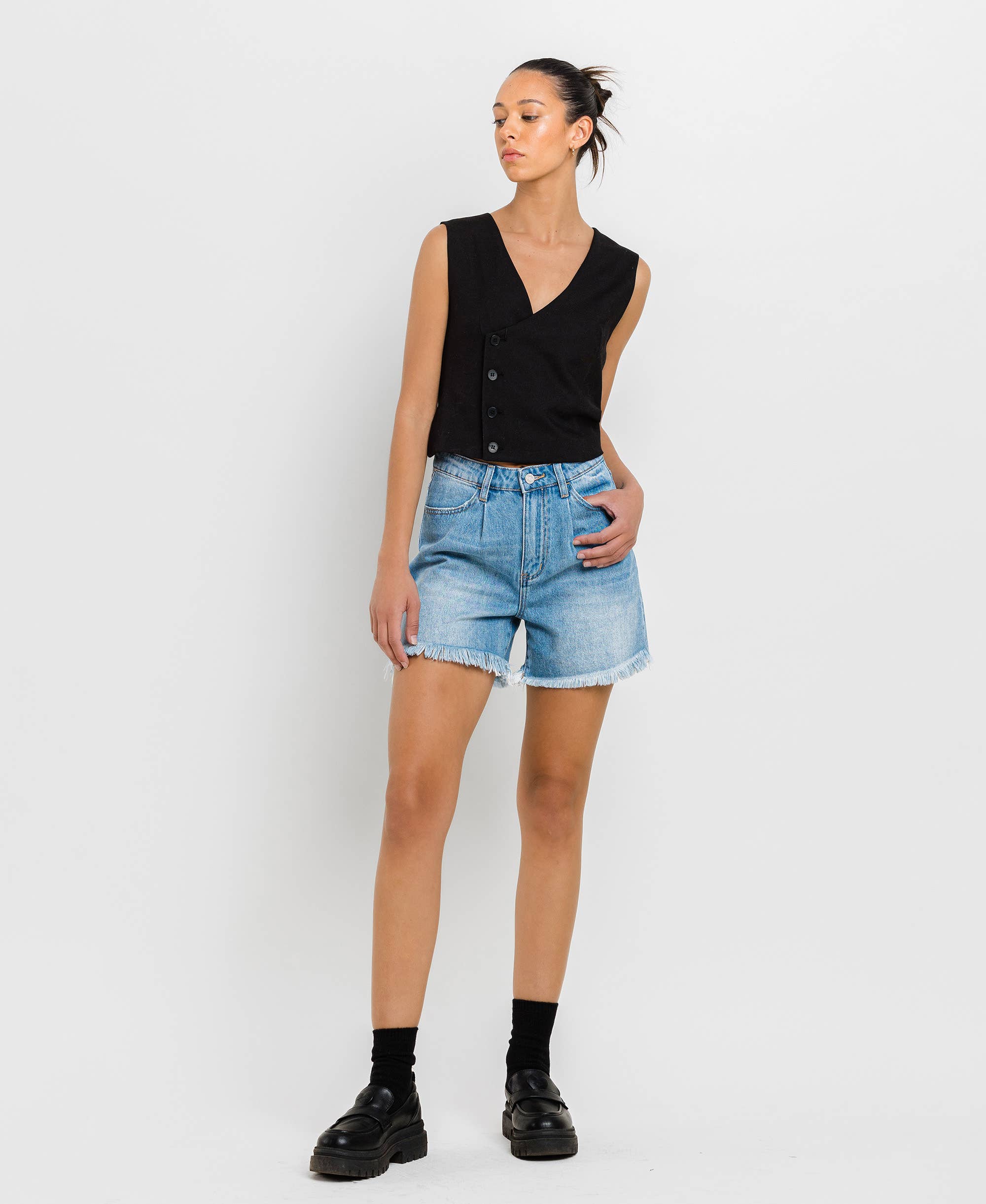 SUPER HIGH RISE PLEATS SHORTS