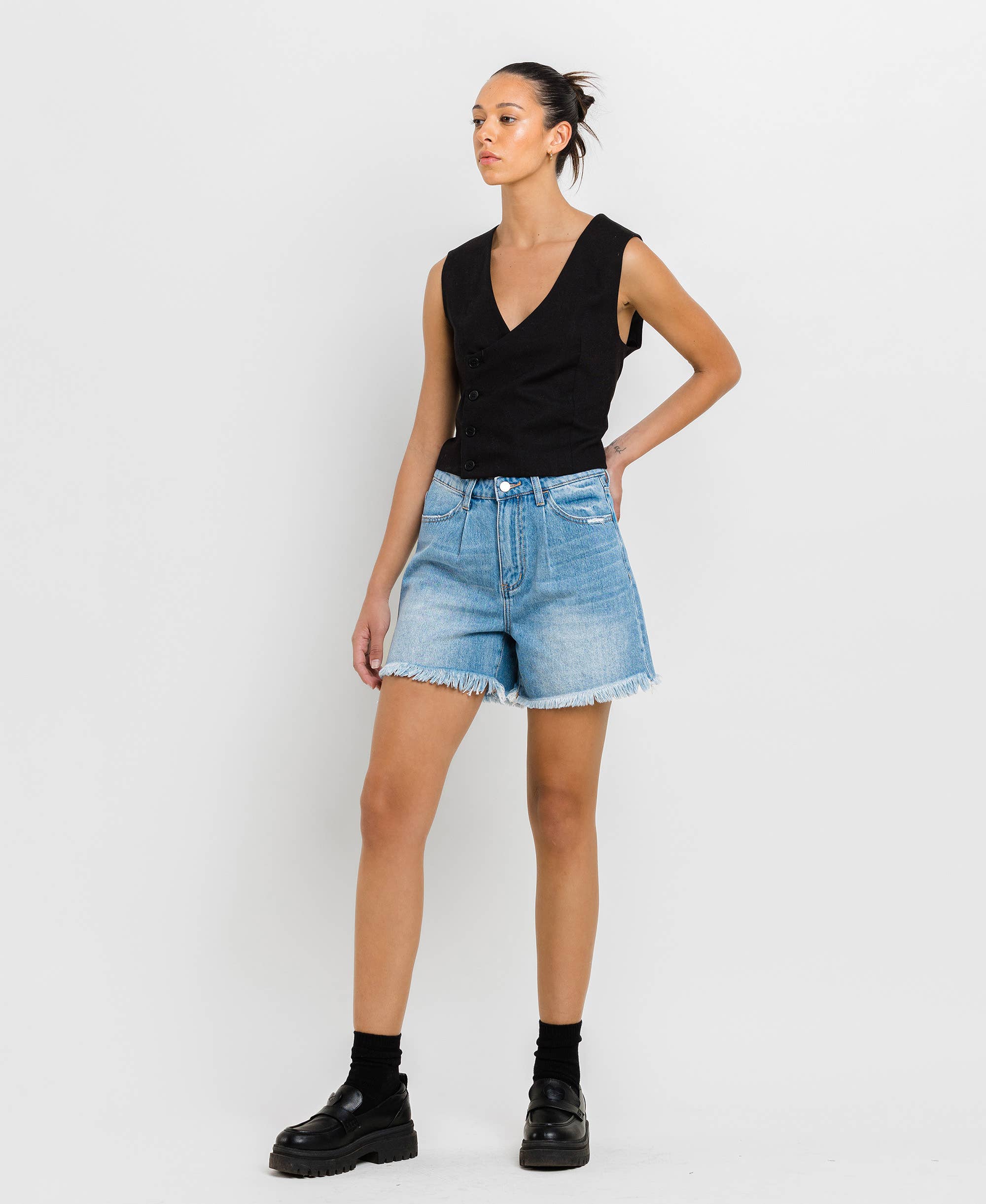 SUPER HIGH RISE PLEATS SHORTS
